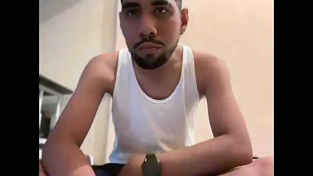 EnriquePersian197 online show from January 18, 7:04 pm