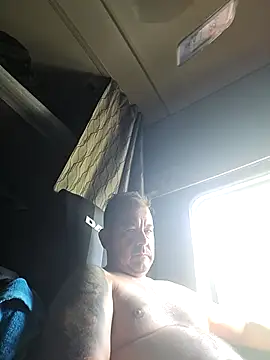 alle2121 online show from September 17, 1:56 pm