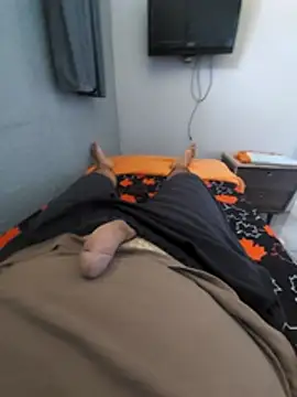 mfreitas005 online show from November 18, 3:27 pm