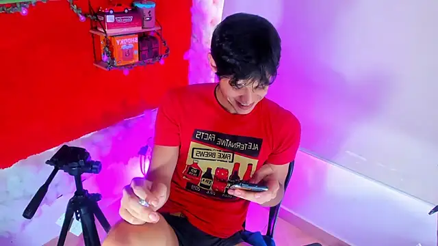 LilOwen  online show from October 11, 7:18 pm