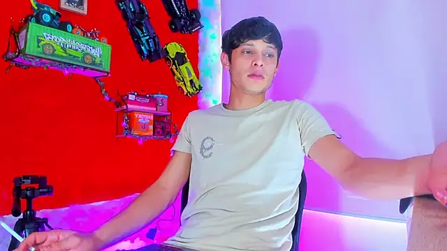 LilOwen  online show from October 10, 7:07 pm