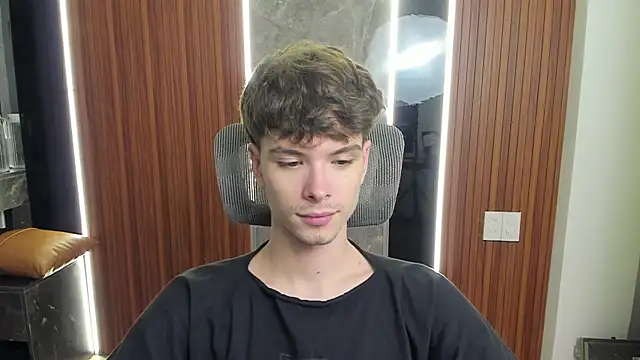 calvin love you online show from April 5, 5:09 pm