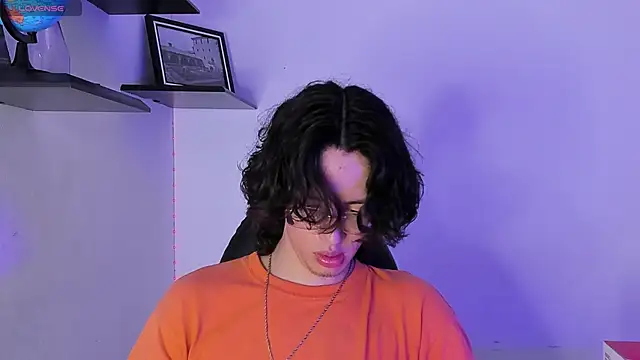 manu vera online show from November 14, 2:26 am