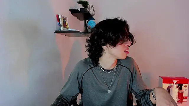 manu vera online show from November 26, 6:44 pm