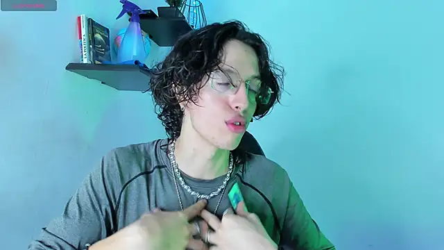 manu vera online show from November 4, 3:40 am