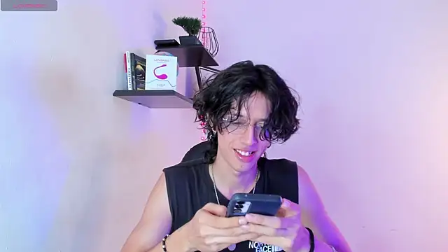 manu vera online show from September 27, 8:28 pm