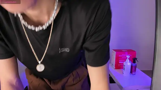 manu vera online show from November 15, 3:19 am