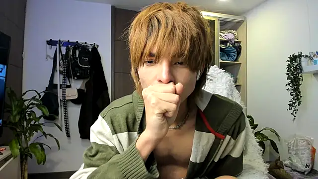 santy-kitty online show from March 13, 3:22 am