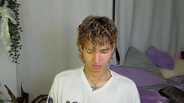 santy-kitty online show from October 4, 2:38 am