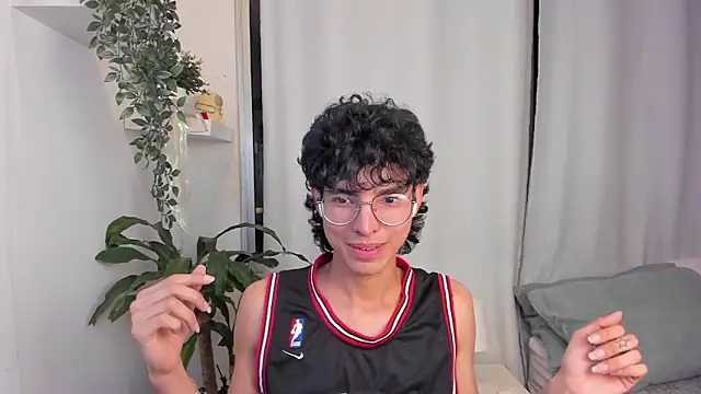 santy-kitty online show from February 19, 3:25 am