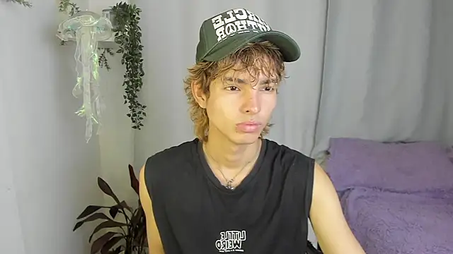 santy-kitty online show from October 15, 1:02 am