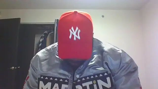 Stayinalive1992 online show from March 20, 4:05 am