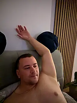 KarlosCarutox online show from December 17, 8:37 pm