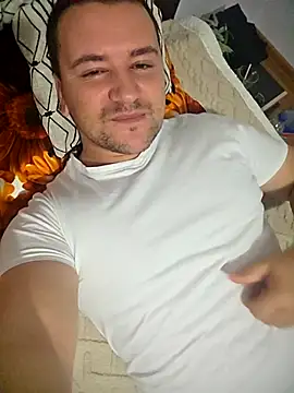 Snapshot of KarlosCarutox chatting on October 3, 7:30 pm KarlosCarutox online show from October 3, 7:30 pm