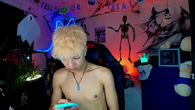twink sebas  online show from October 30, 4:47 am