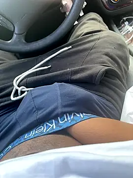 sneakylink13   online show from October 18, 9:31 pm