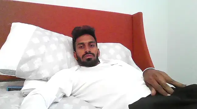 Snapshot of skinny__boy__ chatting on February 25, 9:02 pm skinny boy online show from February 25, 9:02 pm