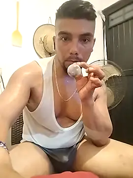 alfredyy55 online show from October 5, 6:17 am