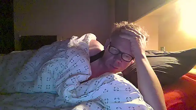 Snapshot of kinkyslet8 chatting on September 29, 4:44 am kinkyslet8 online show from September 29, 4:44 am