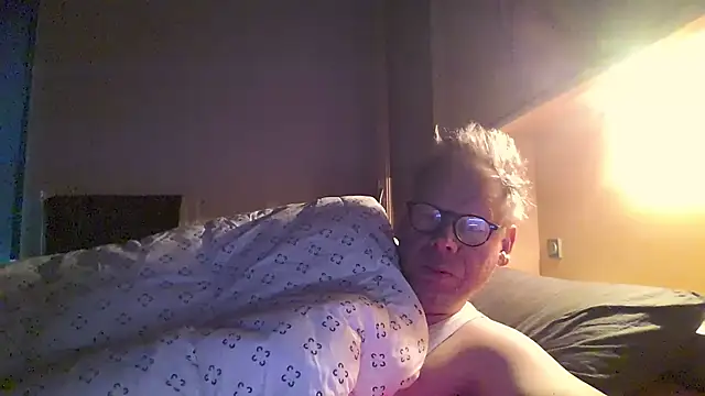 kinkyslet8 online show from November 22, 8:25 am