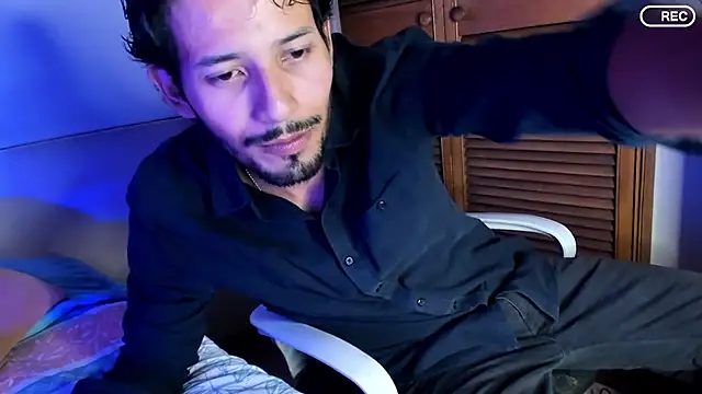 Nicholasrodrii online show from September 13, 11:50 pm