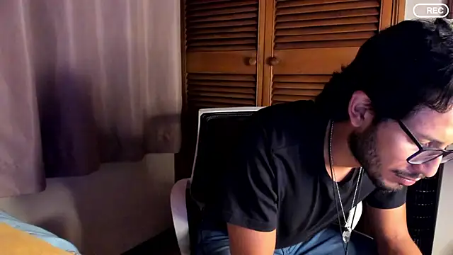 Nicholasrodrii online show from September 11, 12:53 am