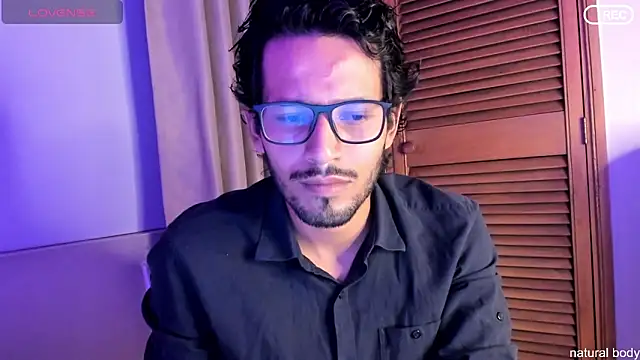 Nicholasrodrii online show from October 10, 11:41 pm