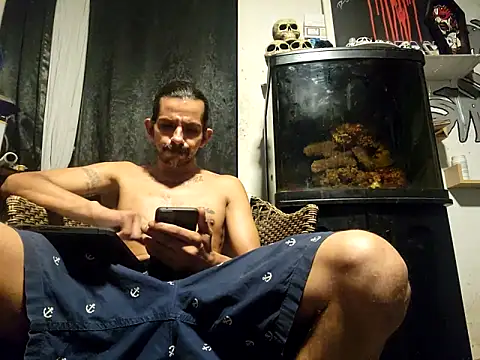 2LatinoUncutPARTY online show from September 25, 9:30 am