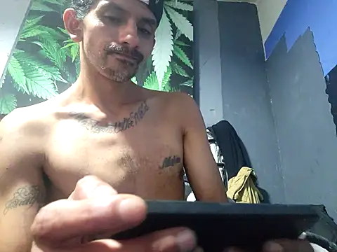 2LatinoUncutPARTY online show from October 2, 12:58 am
