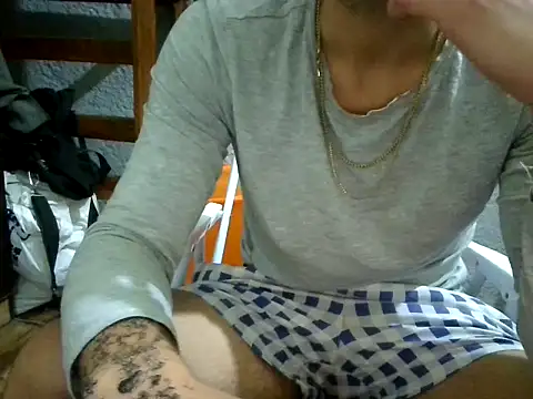 montevideoo online show from December 17, 5:04 am