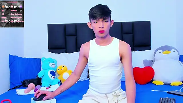 Snapshot of Tonny_twink_ chatting on March 9, 9:57 am Tonny twink online show from March 9, 9:57 am