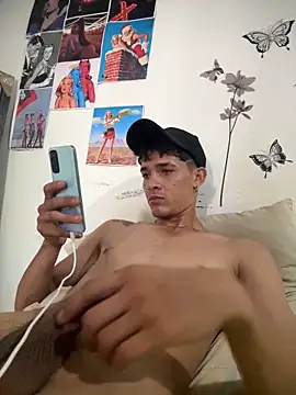 Snapshot of cristofer_988 chatting on March 9, 6:11 pm cristofer 988 online show from March 9, 6:11 pm