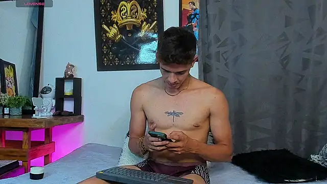Snapshot of cristofer_988 chatting on September 12, 2:44 am cristofer 988 online show from September 12, 2:44 am