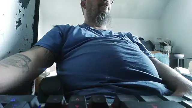 slickwill123 online show from March 14, 8:05 pm