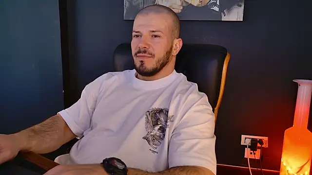 AngeloEric online show from February 4, 11:05 am