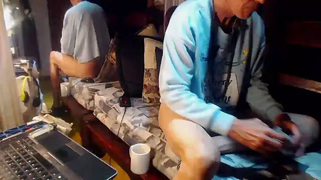 laye19 online show from November 20, 6:02 am