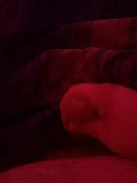 Snapshot of MmmmDaddy69 chatting on December 12, 1:43 am MmmmDaddy69 online show from December 12, 1:43 am