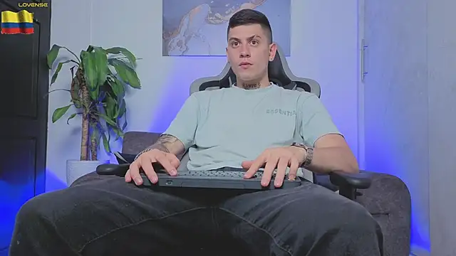 Yeiko Romero  online show from April 12, 9:33 am