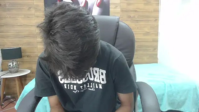 Snapshot of jhoellx chatting on February 4, 12:33 pm jhoellx online show from February 4, 12:33 pm