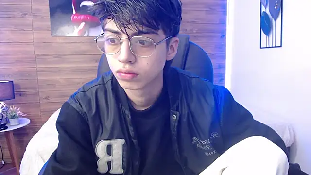 Snapshot of jhoellx chatting on December 27, 12:23 pm jhoellx online show from December 27, 12:23 pm