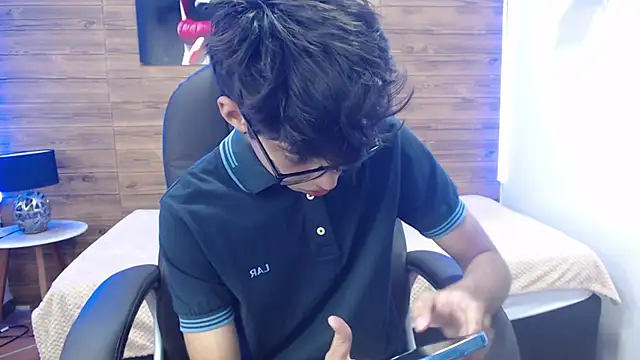 Snapshot of jhoellx chatting on February 12, 1:16 pm jhoellx online show from February 12, 1:16 pm