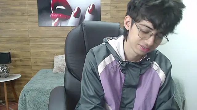 Snapshot of jhoellx chatting on January 17, 12:42 pm jhoellx online show from January 17, 12:42 pm