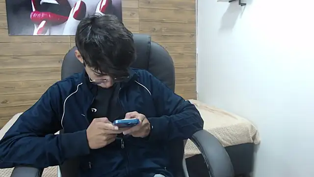 Snapshot of jhoellx chatting on February 18, 12:49 pm jhoellx online show from February 18, 12:49 pm