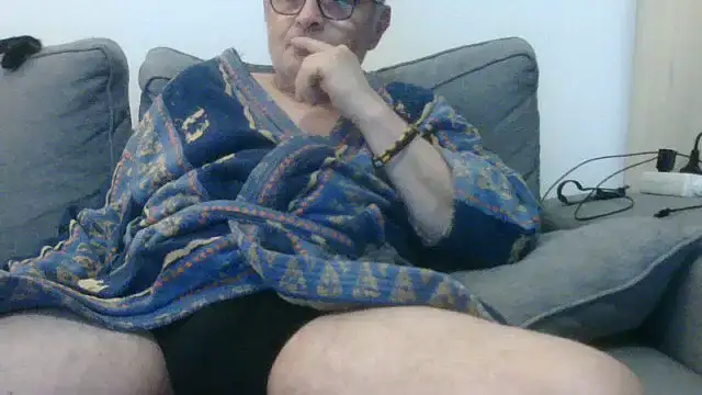 Snapshot of Bretoncool chatting on September 13, 7:48 pm Bretoncool online show from September 13, 7:48 pm