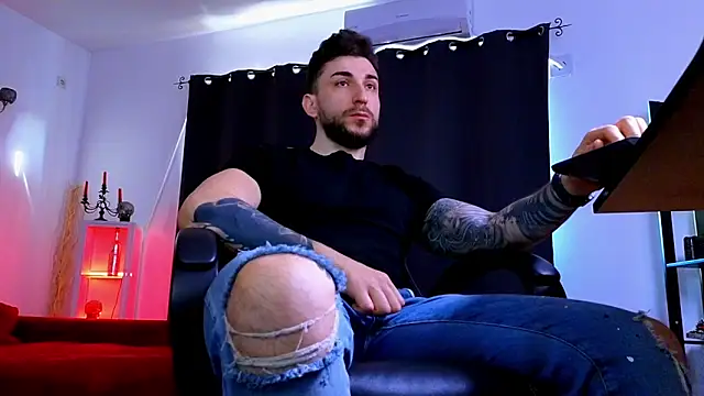 MightyAaron66 online show from April 7, 4:56 am