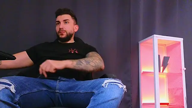 MightyAaron66 online show from December 5, 5:59 am