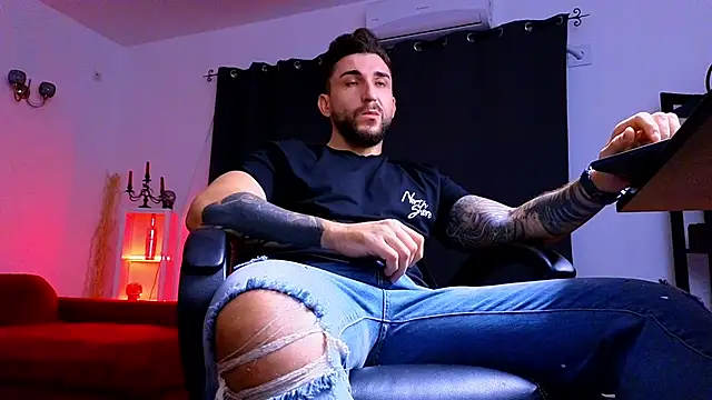 MightyAaron66 online show from October 8, 4:39 am