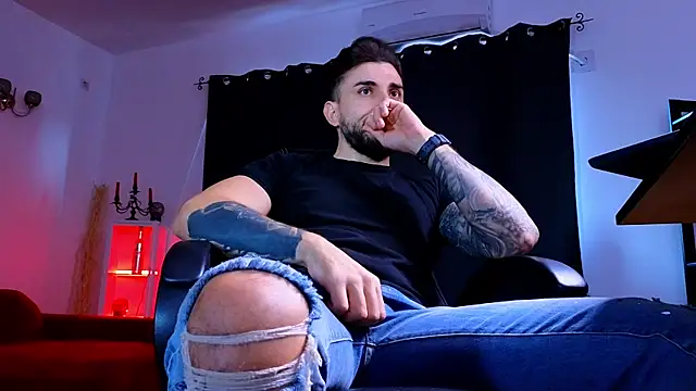 MightyAaron66 online show from October 21, 7:00 am