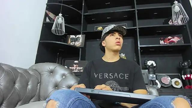 HeellBoy  online show from October 16, 8:50 pm