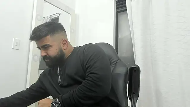 Snapshot of Lyon_vach chatting on March 11, 9:59 pm Lyon vach online show from March 11, 9:59 pm